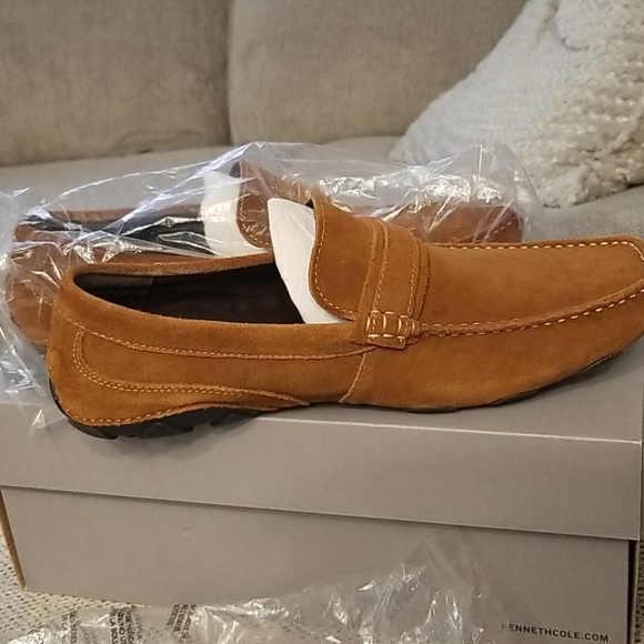 Shoes - Picture 3 of 4